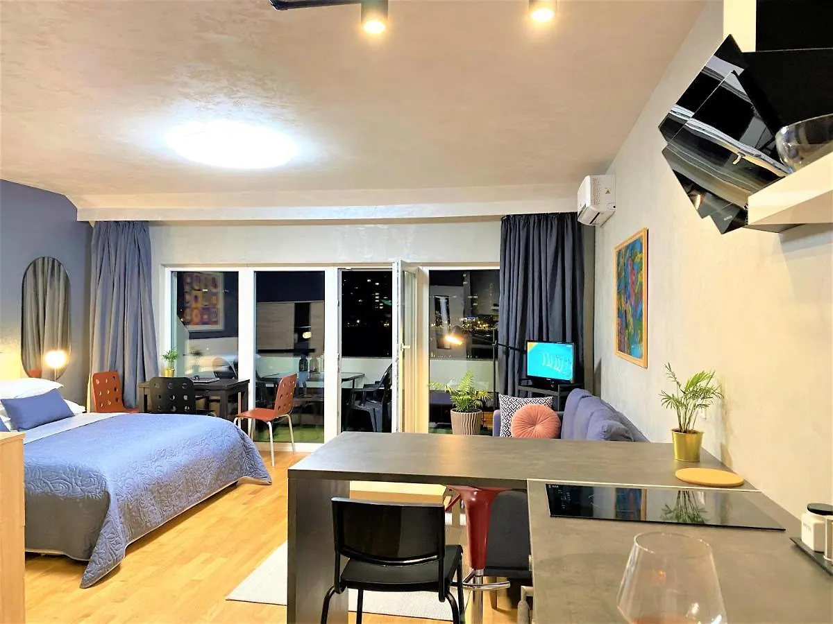 Apartment Danube View Artapartment With Balcony Budapest Hungary
