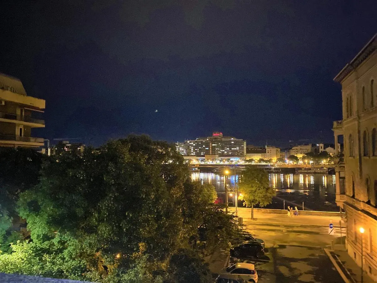Apartment Danube View Artapartment With Balcony Budapest