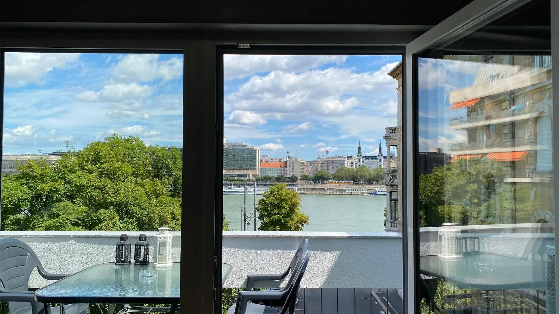 Danube View Artapartment With Balcony Budapest